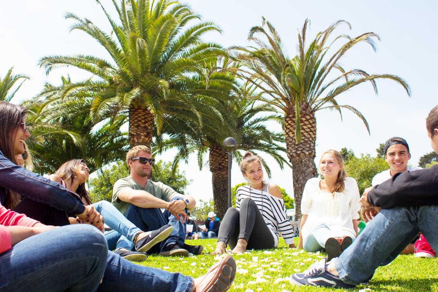 séjour linguistique, États-Unis, Californie, Kaplan Santa Barbara, apprendre l’anglais, immersion linguistique, études à l’étranger, école de langue aux USA, séjour éducatif, expédis, bourse, rétho, host family, formule confort, Information Planet, expérience américaine, vie étudiante en Californie, Santa Barbara, campus SBCC, école d’anglais, international students, océan Pacifique, West Coast, English courses